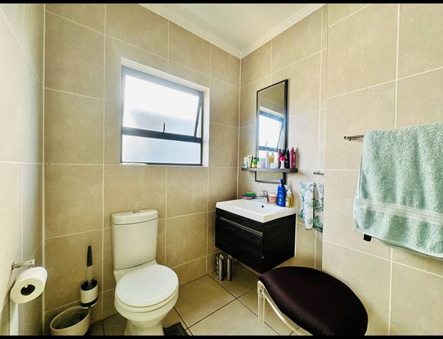 3 BEDROOM APARTMENT TO LET IN MODDERFONTEIN